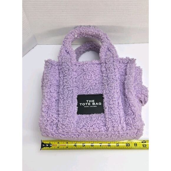 Marc Jacobs The Teddy Mini Tote Shoulder in lilac color. - Picture 8 of 9